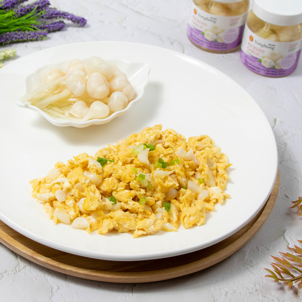 กระเทียมดอง PICKLED GARLIC